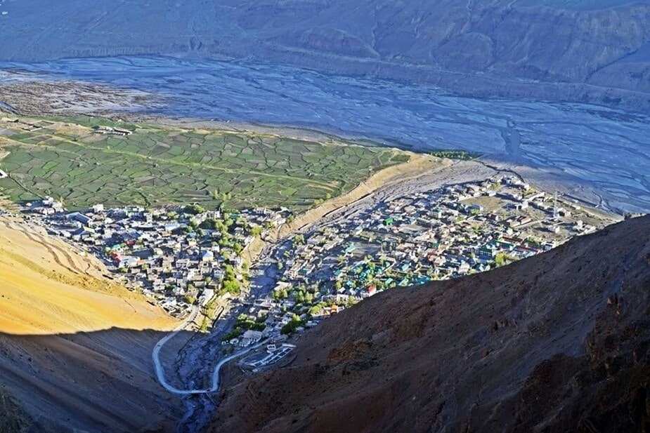 हिमाचलची राजधानी शिमलापासून जवळपास 500 किमीवर हे पोस्ट ऑफिस आहे. हे पोस्ट ऑफिस बघण्यासाठी आणि इथून पोस्ट कार्ड खरेदी करण्यासाठी मोठ्या संख्येने पर्यटक याठिकाणी दाखल होतात. हिमाचलची राजधानी शिमलापासून जवळपास 500 किमीवर हे पोस्ट ऑफिस आहे. हे पोस्ट ऑफिस बघण्यासाठी आणि इथून पोस्ट कार्ड खरेदी करण्यासाठी मोठ्या संख्येने पर्यटक याठिकाणी दाखल होतात.