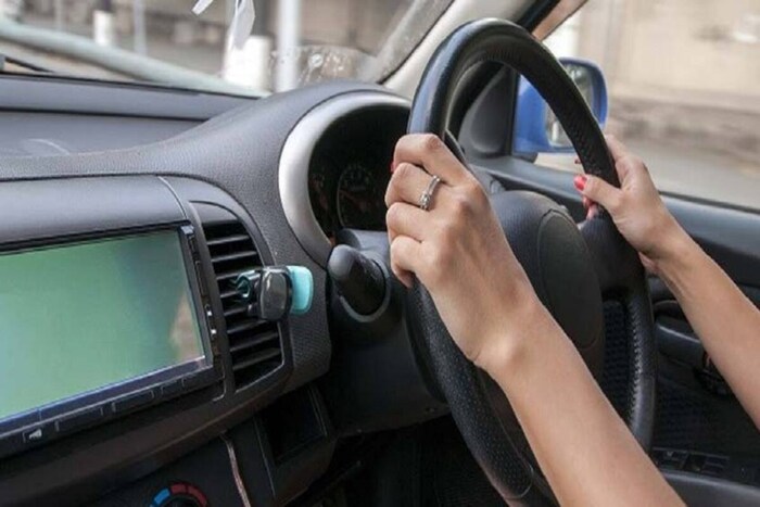 मिळालेल्या माहितीनुसार यापुढे ड्रायव्हिंग सेंटरवरुन प्रशिक्षण घेतल्यानंतर कोणालाही ड्रायव्हिंग लायसन्ससाठी अर्ज करताना टेस्ट द्यावी लागणार नाही. 