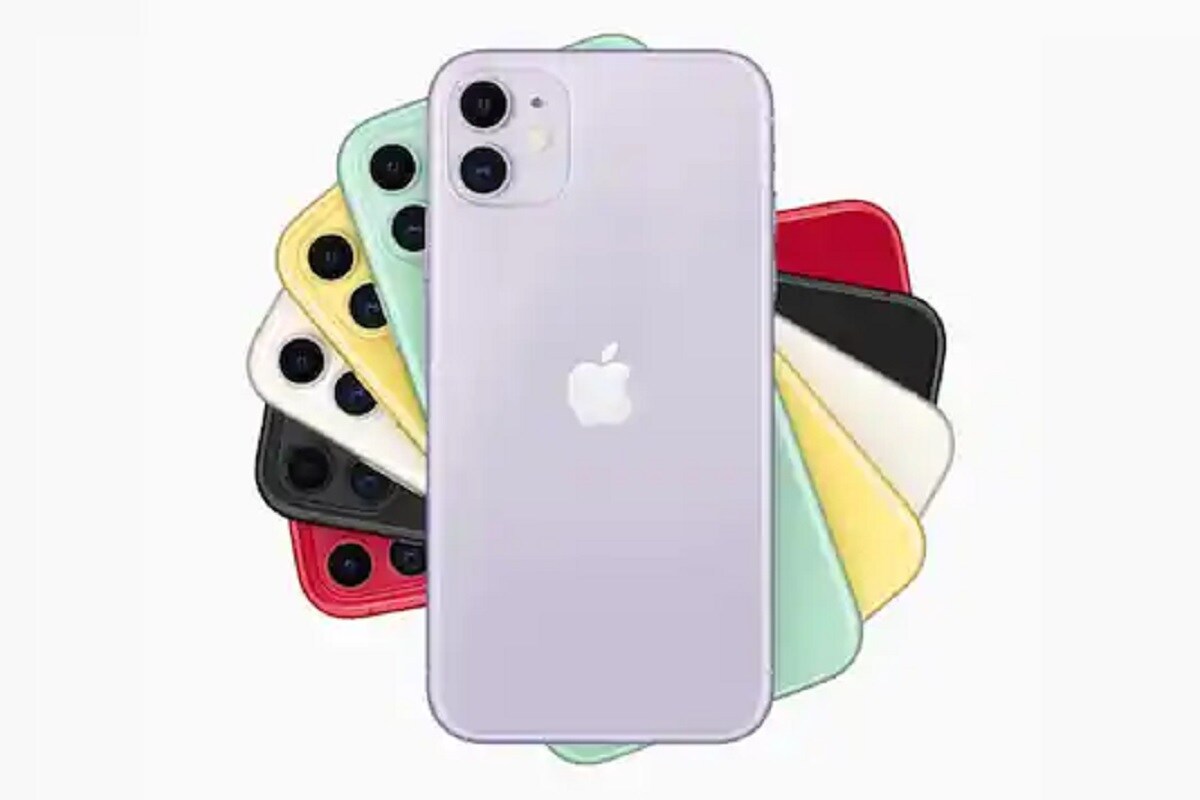 मिळालेल्या माहितीनुसार, iPhone 12 mini- 699 डॉलर (जवळपास 51,000 रुपये) प्राईज टॅगसह लॉन्च होऊ शकतो. iPhone 12 -799 डॉलरनुसार 58300 रुपये, iPhone 12 Pro-999 डॉलर जवळपास 73000 रुपये आणि iPhone 12 Pro Max-1,099 डॉलर म्हणजेच 80,400 रुपयांपर्यंत लॉन्च केला जाण्याची शक्यता आहे.