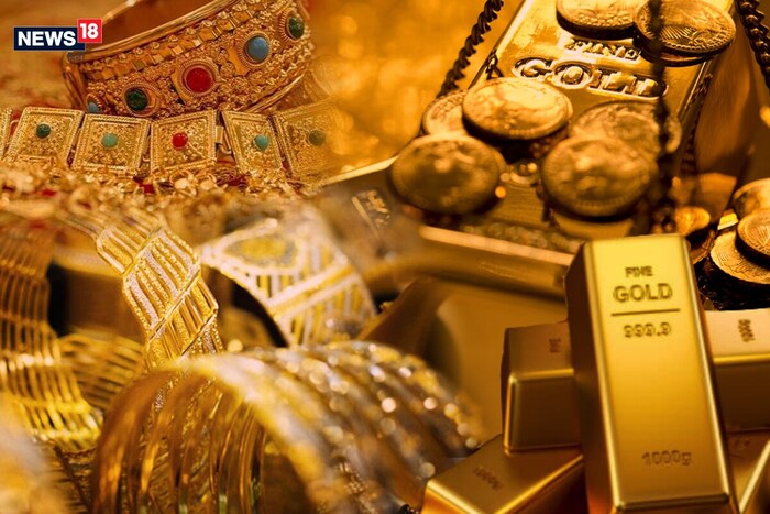 मंगळवारी सोन्याचे ट्रे़डिंग 51,998 रुपये प्रति तोळावर बंद झाले होते. चांदीचे भाव देखील 63,839 रुपये प्रति किलोवर बंद झाले होते. अमेरिकन डॉलरच्या तुलनेत रुपयाचे मुल्य वधारून 73.31 रुपये प्रति डॉलरवर पोहोचले होते. आंतरराष्ट्रीय बाजारात सोन्याची किंमत 1,896 डॉलर प्रति औंस तर चांदी 24.16 डॉलर प्रति औंस आहे.