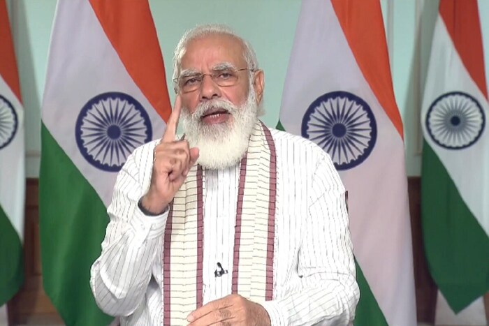 NSCवर 6.8 टक्के व्याज दर- सरकारने विविध ठेवींवरील नवे व्याज दर नुकतेच जाहीर केले होते. तिसर्‍या तिमाहीत (ऑक्टोबर-डिसेंबर) नॅशनल सेव्हिंग सर्टिफिकेटवरील व्याज 6.8 टक्के राहील. नॅशनल सेव्हिंग सर्टिफिकेटमध्ये गुंतवणूक करून इनकम टॅक्स कायदा 80 सी अंतर्गत सवलतीचा लाभ मिळतो. यामध्ये गुंतवणुकीची कोणतीही जास्तीत जास्त मर्यादा नाही. या सर्टिफिकेटच्या मॅच्यूरिटीचा कालावधी 5 वर्षे आहे.
