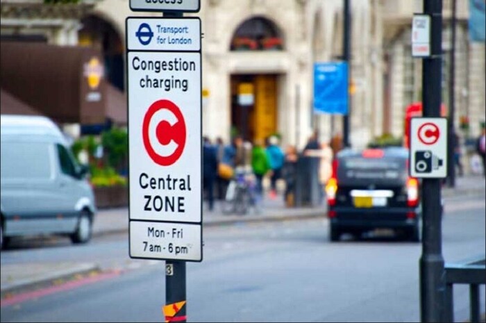 लंडन: लंडन हे शहर देखील 2020 पर्यंत सर्व डिझेल गाड्यांवर बंदी घालण्याची योजना आखत आहे. या शहरात डिझेल गाड्यांवर 12.50 डॉलर शुल्क आकारलं जातं. तसंच यूकेमध्ये डिझेल वाहनांच्या विक्रीवर बंदी घालण्यात आली आहे. 