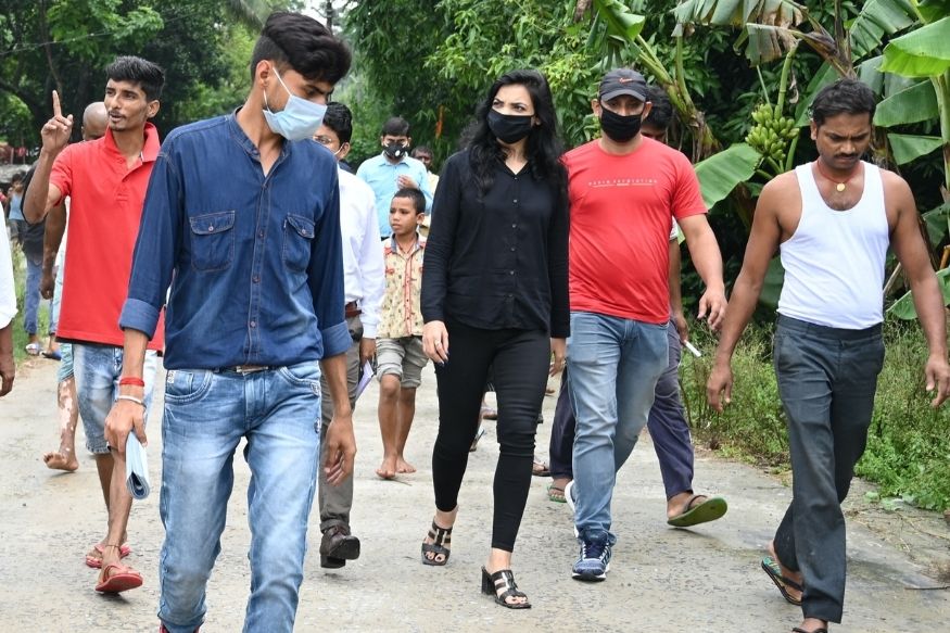 परंतु पुष्पम प्रिया गायब झाली नव्हती, जसे लॉकडाऊन नंतर सर्व सुरू झालं तेव्हा पुष्पम प्रियाने बिहारचा दौरा करण्यास सुरुवात केली. ती लोकांना भेटत होती. शिक्षक, शेतकरी, समाजसेवक, उद्योजक तरुणांना भेटून आपल्या पक्षाबद्दल माहिती देत होती. परंतु पुष्पम प्रिया गायब झाली नव्हती, जसे लॉकडाऊन नंतर सर्व सुरू झालं तेव्हा पुष्पम प्रियाने बिहारचा दौरा करण्यास सुरुवात केली. ती लोकांना भेटत होती. शिक्षक, शेतकरी, समाजसेवक, उद्योजक तरुणांना भेटून आपल्या पक्षाबद्दल माहिती देत होती.