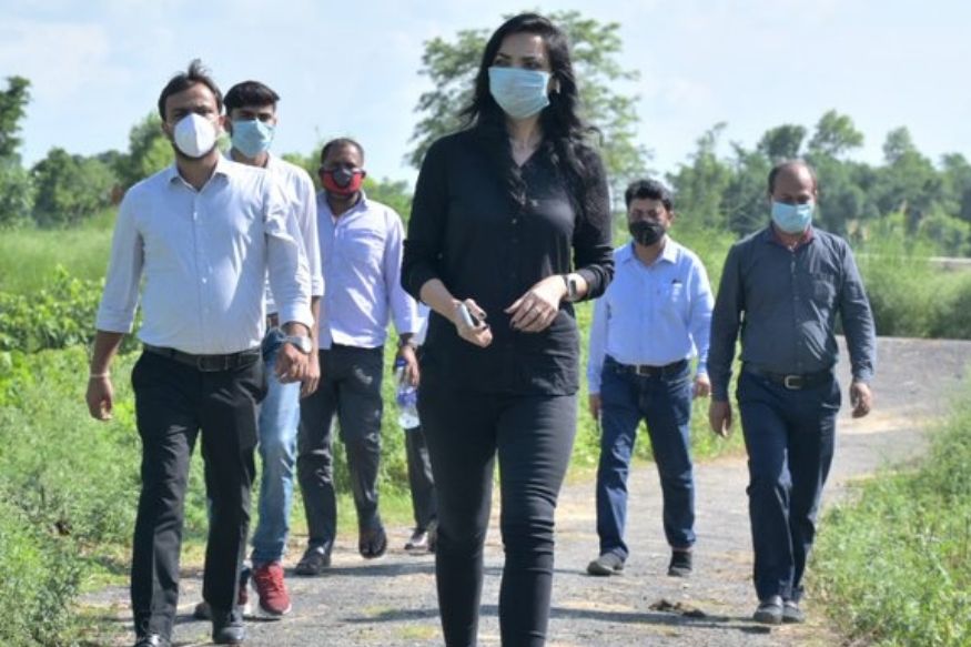 बिहारचा दौरा सुरू करताच पुष्पम प्रिया प्रथम नालंदा जिल्ह्यात पोहोचली. नालंदा हा मुख्यमंत्री नितीश कुमार यांच्या जिल्हा आहे. तर पुष्पम प्रियाही मिथिला येथील रहिवासी आहे. लंडनहून परत आलेल्या पुष्पम प्रियाने लॉकडाऊन आणि अनलॉक या संपूर्ण कालावधीत लोकांना आपल्या पक्षाशी जोडण्याचं काम केलं. बिहारचा दौरा सुरू करताच पुष्पम प्रिया प्रथम नालंदा जिल्ह्यात पोहोचली. नालंदा हा मुख्यमंत्री नितीश कुमार यांच्या जिल्हा आहे. तर पुष्पम प्रियाही मिथिला येथील रहिवासी आहे. लंडनहून परत आलेल्या पुष्पम प्रियाने लॉकडाऊन आणि अनलॉक या संपूर्ण कालावधीत लोकांना आपल्या पक्षाशी जोडण्याचं काम केलं.