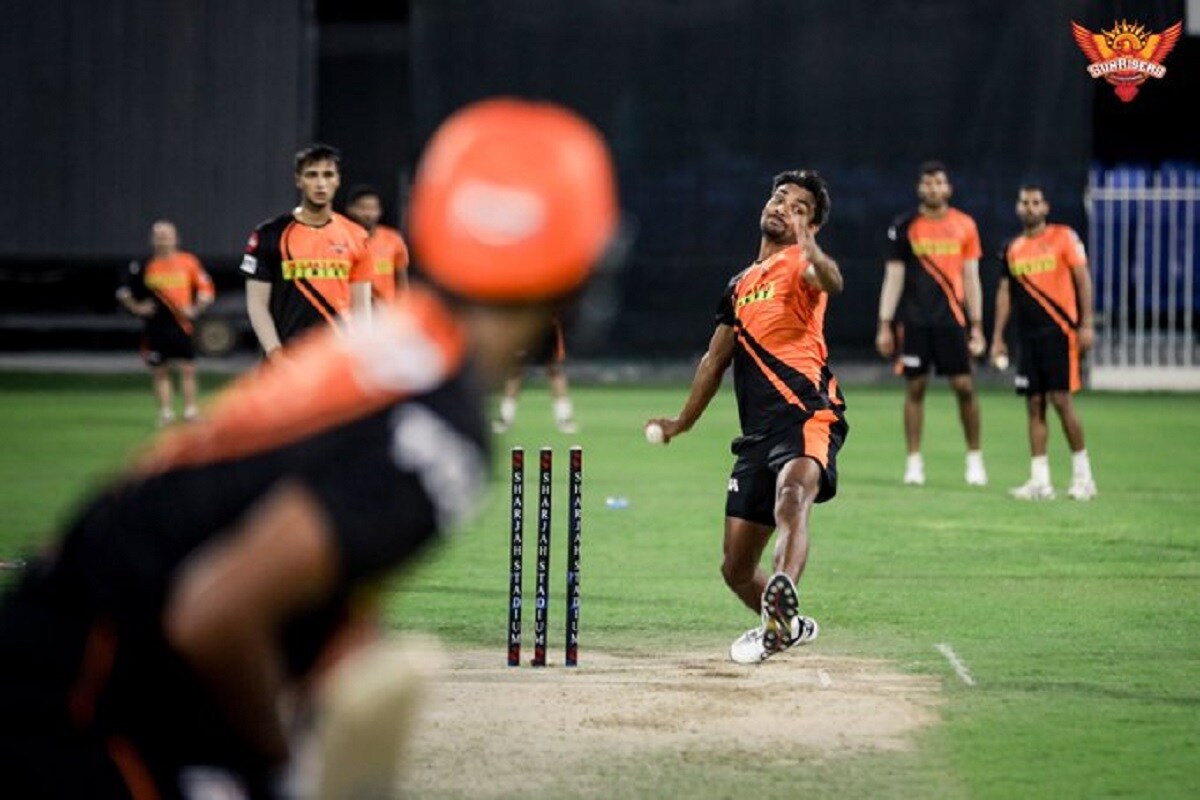 संदीपच्या पदार्पणापासून आयपीएलमध्ये सर्वाधिक विकेट घेणाऱ्या खेळाडूंच्या यादीत युझवेंद्र चहल पहिल्या क्रमांकावर आहे. चहलने 115 विकेट, भुवनेश्वर कुमारने 113 विकेट आणि संदीप 100 विकेटसह तिसऱ्या क्रमांकावर आहे. 87 मॅचमध्ये संदीपने 100 विकेटचा पल्ला गाठला आहे. आयपीएलमध्ये 100 विकेट घेणारा संदीप हा 6वा भारतीय फास्ट बॉलर आहे. संदीपच्या पदार्पणापासून आयपीएलमध्ये सर्वाधिक विकेट घेणाऱ्या खेळाडूंच्या यादीत युझवेंद्र चहल पहिल्या क्रमांकावर आहे. चहलने 115 विकेट, भुवनेश्वर कुमारने 113 विकेट आणि संदीप 100 विकेटसह तिसऱ्या क्रमांकावर आहे. 87 मॅचमध्ये संदीपने 100 विकेटचा पल्ला गाठला आहे. आयपीएलमध्ये 100 विकेट घेणारा संदीप हा 6वा भारतीय फास्ट बॉलर आहे.