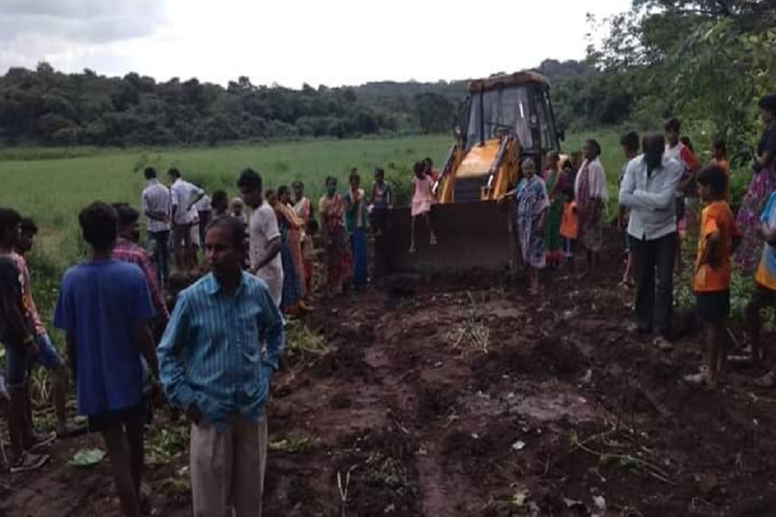 धक्कादायक! 'आरे'मध्ये अजूनही काही भागात सुरू होतं काम, झाडे तोडली