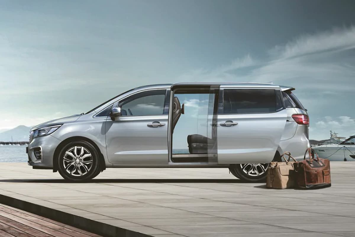 Kia Carnival - किया मोटर्सने अलीकडे सोनेट लाँच करून ऑटो मार्केटमध्ये धुमाकूळ घातला आहे. सप्टेंबर महिन्यात Kia Carnival च्या 331 गाड्यांची विक्री झाली आहे. Kia Carnival - किया मोटर्सने अलीकडे सोनेट लाँच करून ऑटो मार्केटमध्ये धुमाकूळ घातला आहे. सप्टेंबर महिन्यात Kia Carnival च्या 331 गाड्यांची विक्री झाली आहे.
