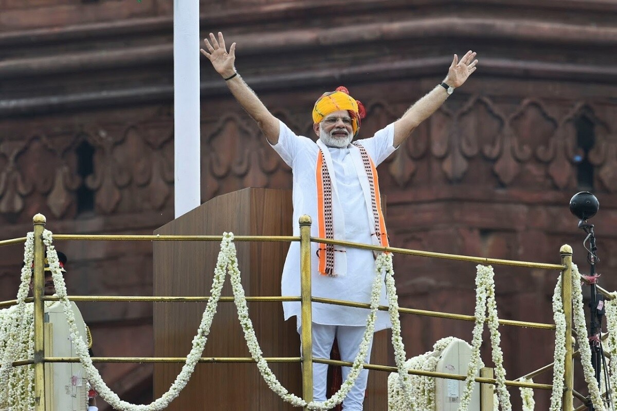 2014 मधली लोकसभा निवडणूक भाजपने किंबहुना NDA ने नरेंद्र मोदींच्या नेतृत्वात लढवली आणि भाजपच्या नेतृत्वाखालील एनडीएनं मोठं यश मिळवलं . 2014 मधली लोकसभा निवडणूक भाजपने किंबहुना NDA ने नरेंद्र मोदींच्या नेतृत्वात लढवली आणि भाजपच्या नेतृत्वाखालील एनडीएनं मोठं यश मिळवलं .