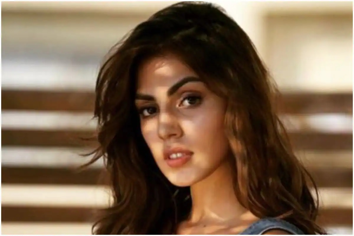 'चेहरे'मध्ये रिया चक्रवर्ती झळकणार की नाही? निर्मात्यांनी केला मोठा खुलासा