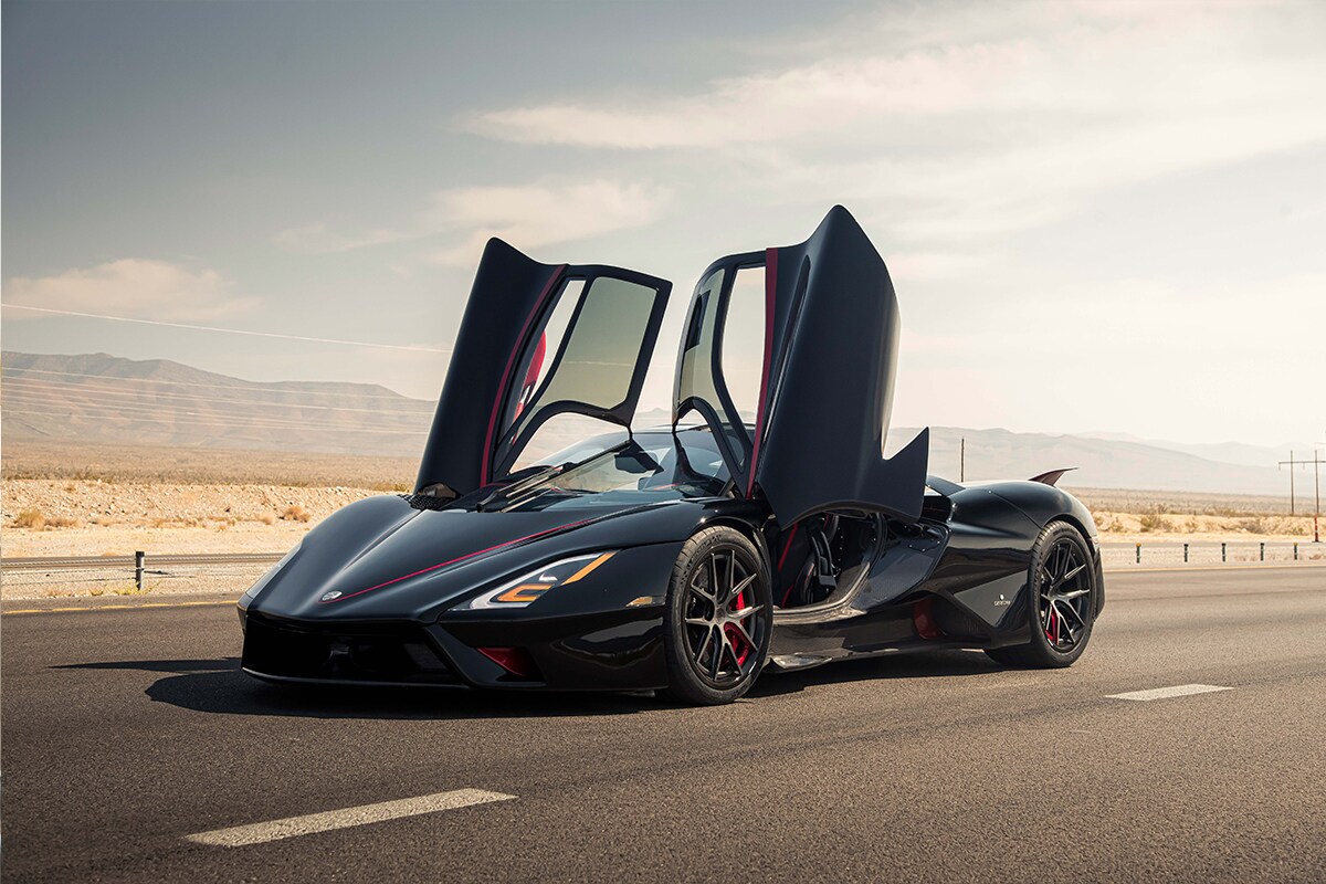 Koenigsegg Agera ने 2017 मध्ये 447.23 किमी प्रतितास वेग गाठून रेकॉर्ड केला होता. पण SSC Tuatara ने मागील वर्षभरातील सर्व गाड्यांचे रेकॉर्ड हे मोडीत काढले आहे. Koenigsegg Agera ने 2017 मध्ये 447.23 किमी प्रतितास वेग गाठून रेकॉर्ड केला होता. पण SSC Tuatara ने मागील वर्षभरातील सर्व गाड्यांचे रेकॉर्ड हे मोडीत काढले आहे.