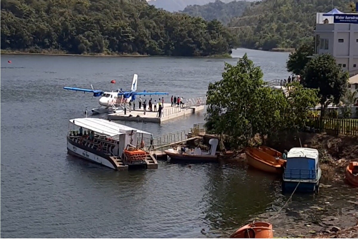 31 ऑक्टोबरला पंतप्रधान नरेंद्र मोदी याचं उद्घाटन करणार आहेत. साबरमती रिव्हरफ्रंट ते केवडियातील स्टॅच्यु ऑफ युनिटीदरम्यान ही सेवा सुरू होणार आहे. 31 ऑक्टोबरला पंतप्रधान नरेंद्र मोदी याचं उद्घाटन करणार आहेत. साबरमती रिव्हरफ्रंट ते केवडियातील स्टॅच्यु ऑफ युनिटीदरम्यान ही सेवा सुरू होणार आहे.