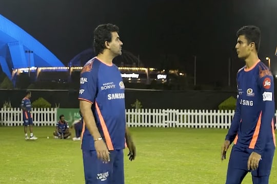 IPL 2020 : अबु धाबीमध्ये झहीरची मराठीत शिकवणी, मुंबईच्या बॉलरला खास टिप्स