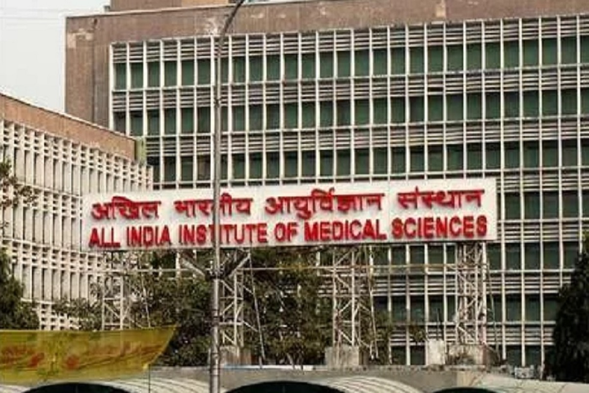 खळबळजनक! आणखी एक hospital कोरोनाच्या विळख्यात; लस घेतलेले 35 doctor positive