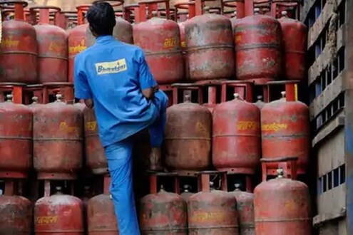 LPG गॅस सिलेंडरच्या नोव्हेंबरच्या किंमती जाहीर, असे आहेत मुंबईतील नवे दर | News - News18 Lokmat, Today's Latest Marathi News