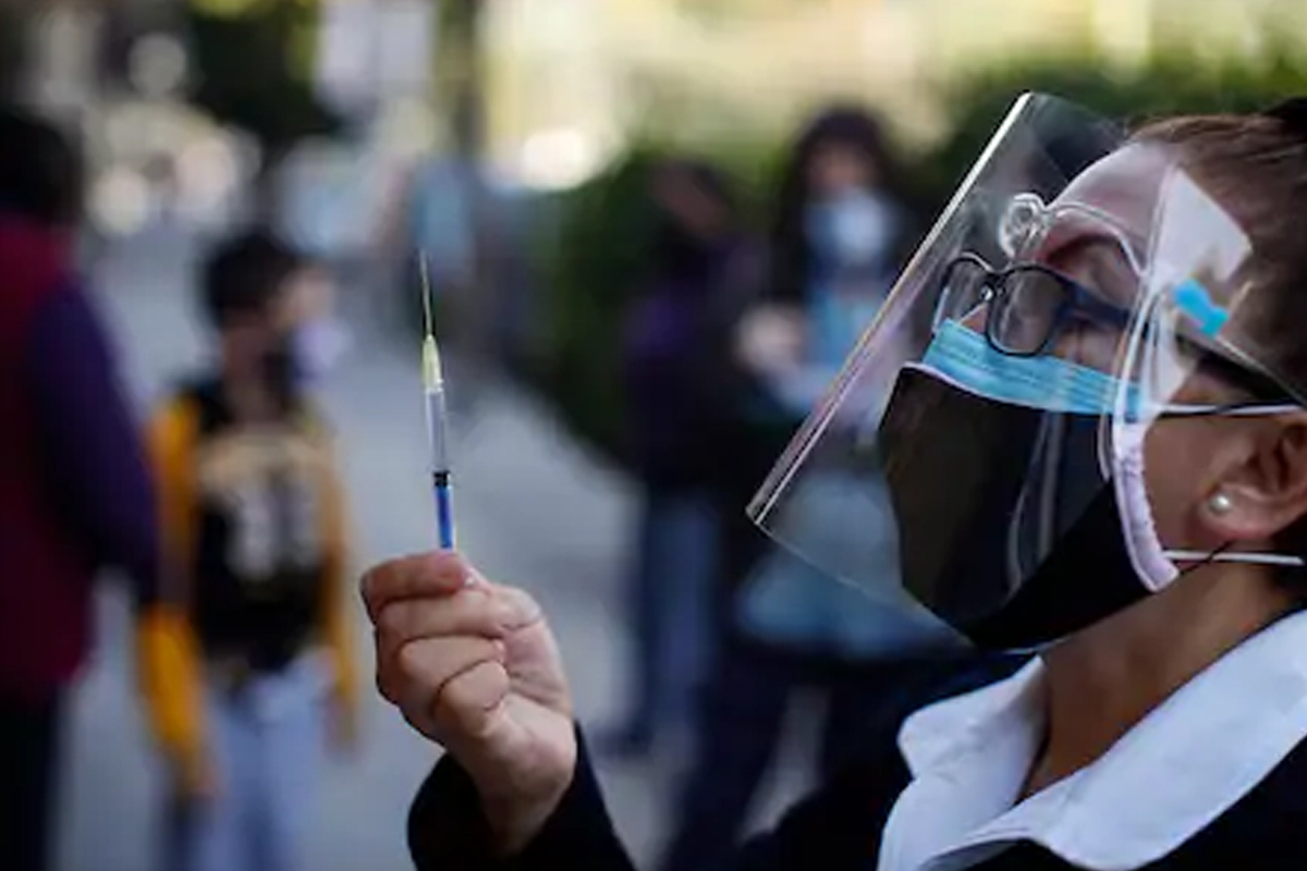 चिंता वाढली! 'या' देशात आली कोरोनाची दुसरी लाट, आणीबाणीसह लागू केला कर्फ्यू