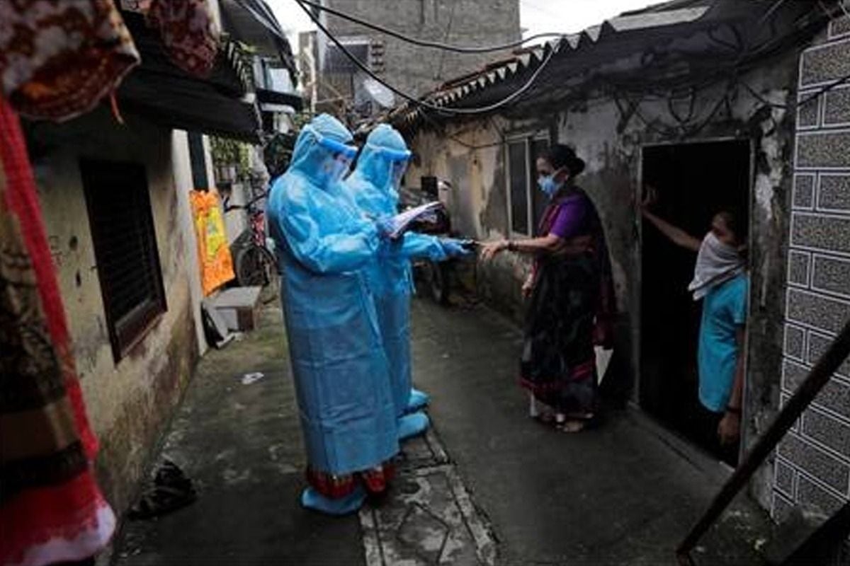 पुण्यात बुधवारी (18 नोव्हेंबर) दिवसभरात 384 पॉझिटिव्ह रुग्णांची वाढ झाली आहे. गेल्या 21 दिवसांतील ही सर्वाधिक वाढ आहे. पुण्यात बुधवारी (18 नोव्हेंबर) दिवसभरात 384 पॉझिटिव्ह रुग्णांची वाढ झाली आहे. गेल्या 21 दिवसांतील ही सर्वाधिक वाढ आहे.
