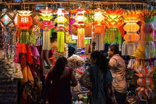 Diwali 2020 : इथं मिळतायेत चिनी वस्तूंपेक्षाही स्वस्त वस्तू; दिवाळी सजावटीसाठी घरबसल्याच अशी द्या ऑर्डर