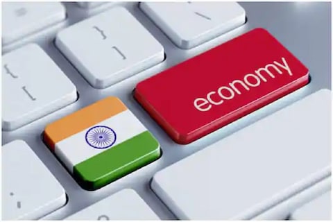 2020मध्ये भारतीय अर्थव्यवस्थेला (Indian Economy) काहीसा धक्का बसला असून अर्थव्यवस्था जगात सहाव्या क्रमांकावर पोहोचली आहे