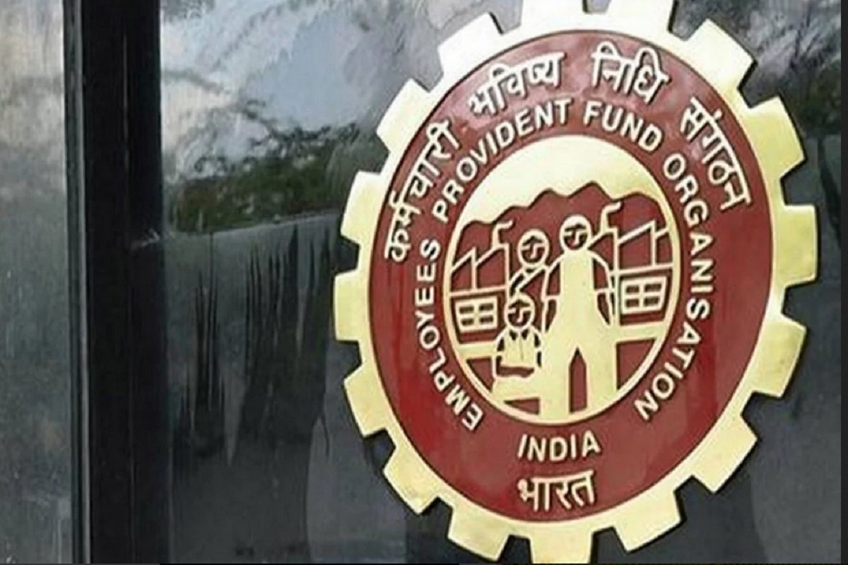 EPFO चा मोठा निर्णय! नोकरदारांच्या PF वरील व्याजदर निश्चित; पाहा किती बदलला रेट