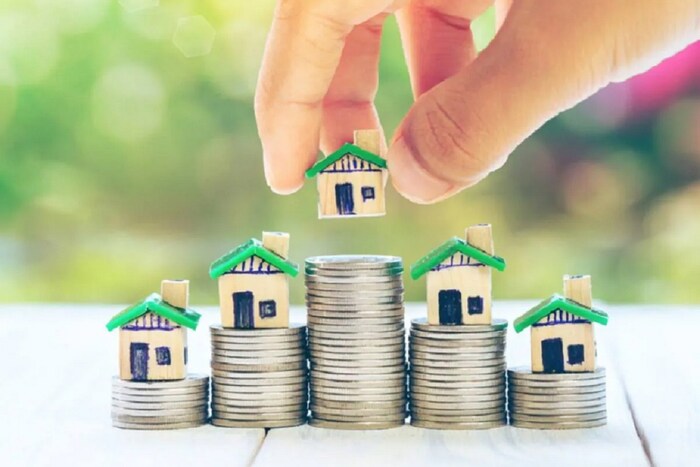 सणासुदीच्या या काळात मुंबई, बेंगळुरू, कोचीन, दिल्ली-एनसीआर आणि कसौली याठिकाणी घर खरेदी करणाऱ्यांना टाटा हाऊसिंगच्या या योजनेचा लाभ मिळेल. ही योजना 20 नोव्हेंबरपर्यंत रेडी-टू-मुव्ह किंवा ज्यांचे बांधकाम सुरू आहे अशा प्रॉपर्टीजवर लागू आहे. एकूण 10 टाटा हाऊसिंग योजनांवर ही योजना आहे. 