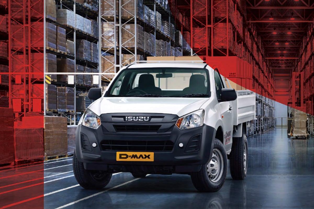 इसुझू मोटर्स इंडियाने 2.5-लिटर Isuzu 4JA1 इंजिनसह हे मॉडेल बाजारात आणले आहे. डी-मॅक्स रेग्युलर आणि डी-मॅक्स एस-कॅब स्पलॅश व्हाइट आणि टाइटेनियम सिल्व्हर रंगात उपलब्ध असणार आहे. इसुझू मोटर्स इंडियाने 2.5-लिटर Isuzu 4JA1 इंजिनसह हे मॉडेल बाजारात आणले आहे. डी-मॅक्स रेग्युलर आणि डी-मॅक्स एस-कॅब स्पलॅश व्हाइट आणि टाइटेनियम सिल्व्हर रंगात उपलब्ध असणार आहे.