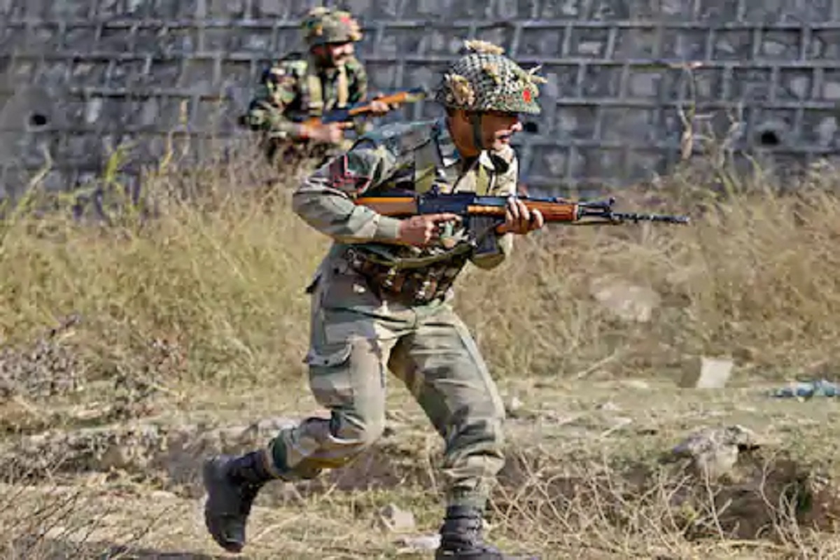 Kashmir: पुलवामा चकमकीत 2 दहशतवादी ठार, 10 तासात सुरक्षा दलांनी केला 4 जणांचा खात्मा