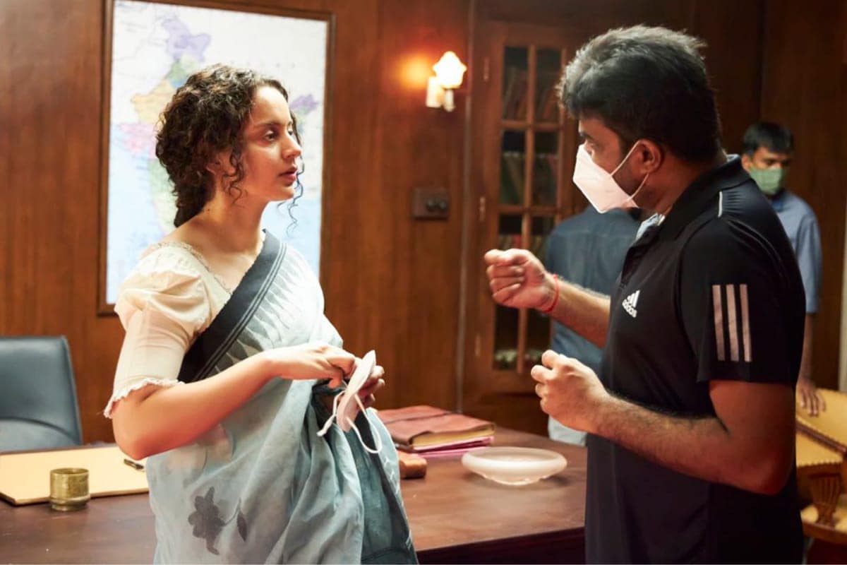 कंगनाचा हा सिनेमा तामिळनाडूच्या माजी मुख्यमंत्री आणि अभिनेत्री जयललिता याचा बायोपिक आहे. या सिनेमाचं लेखन केवी विजयेंद्र प्रसाद यांनी केलं आहे. याआधी केवी विजयेंद्र प्रसाद यांनी बाहुबली आणि मणिकर्णिका या सुपरहिट सिनेमांच्या स्क्रिप्ट लिहल्या आहेत. कंगनाचा हा सिनेमा तामिळनाडूच्या माजी मुख्यमंत्री आणि अभिनेत्री जयललिता याचा बायोपिक आहे. या सिनेमाचं लेखन केवी विजयेंद्र प्रसाद यांनी केलं आहे. याआधी केवी विजयेंद्र प्रसाद यांनी बाहुबली आणि मणिकर्णिका या सुपरहिट सिनेमांच्या स्क्रिप्ट लिहल्या आहेत.