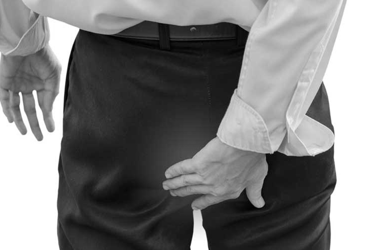 चेष्टा-मस्करीला काही मर्यादा असते! गुदद्वारात हवा भरल्यामुळे तरुणाचा मृत्यू