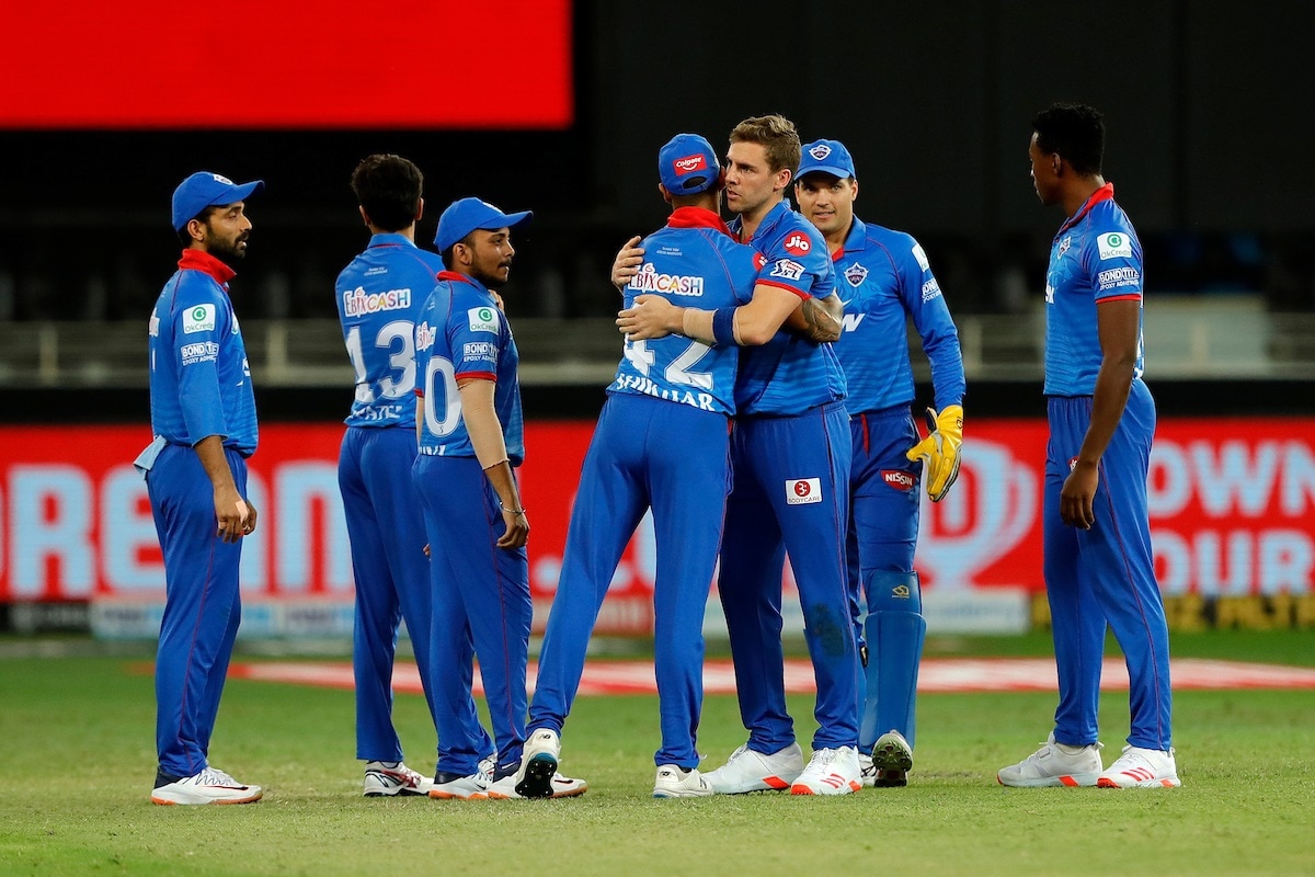 आयपीएल (IPL 2020)च्या यंदाच्या मोसमात दिल्ली (Delhi Capitals)ची टीम जबरदस्त फॉर्ममध्ये आहे. राजस्थान (Rajasthan Royals)विरुद्धच्या मॅचमध्ये दिल्लीचा 13 रनने विजय झाला. आयपीएल (IPL 2020)च्या यंदाच्या मोसमात दिल्ली (Delhi Capitals)ची टीम जबरदस्त फॉर्ममध्ये आहे. राजस्थान (Rajasthan Royals)विरुद्धच्या मॅचमध्ये दिल्लीचा 13 रनने विजय झाला.