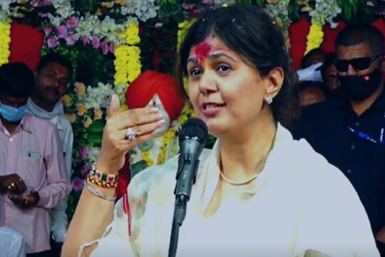 मुख्यमंत्री उद्धव ठाकरे माझे मोठे भाऊ, पण.., पंकजा मुंडेंनी केली मोठी मागणी