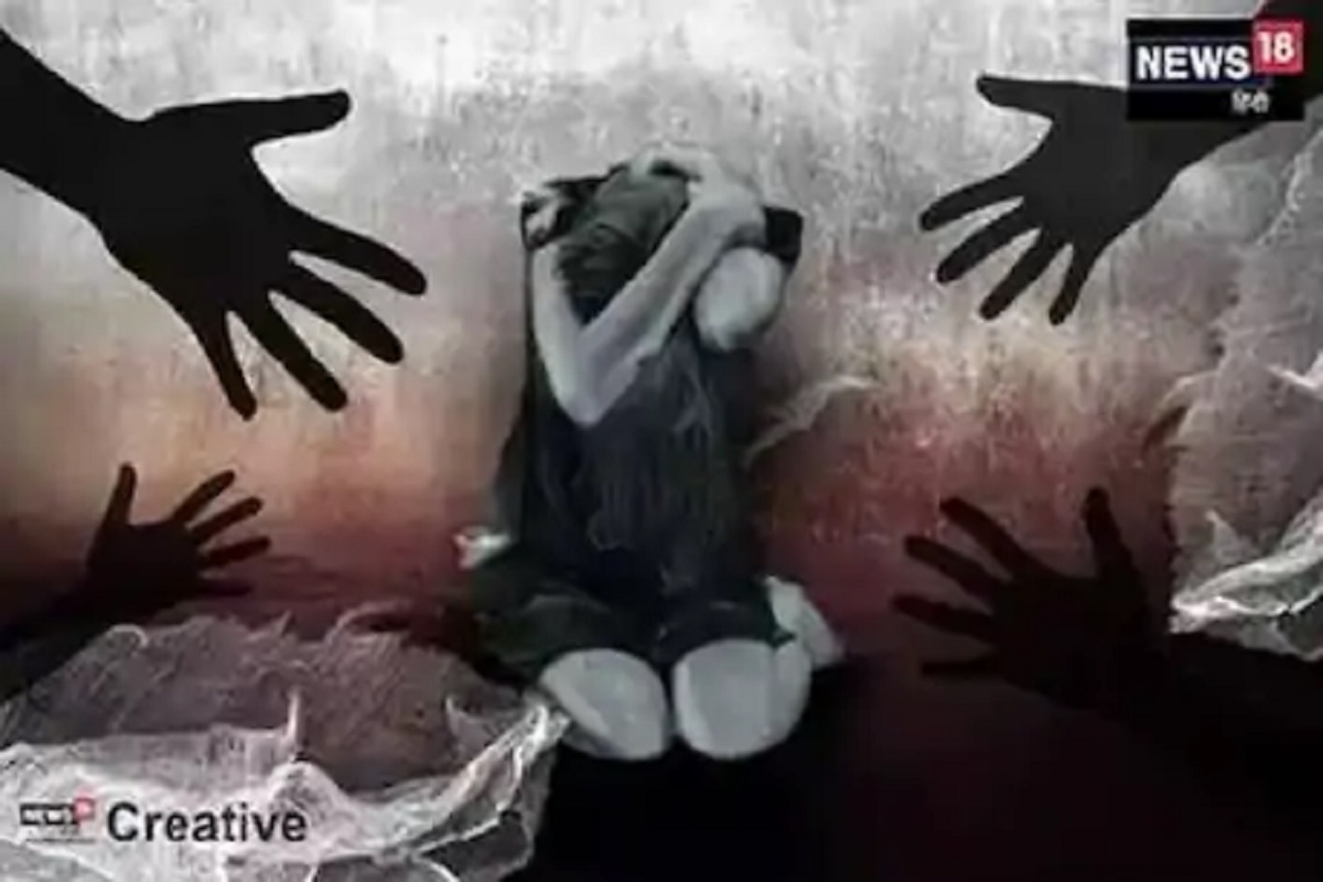 संतापजनक! बलात्कार पीडित तरुणीला नातेवाईकांकडून बेदम मारहाण; आरोपीसोबत काढली धिंड