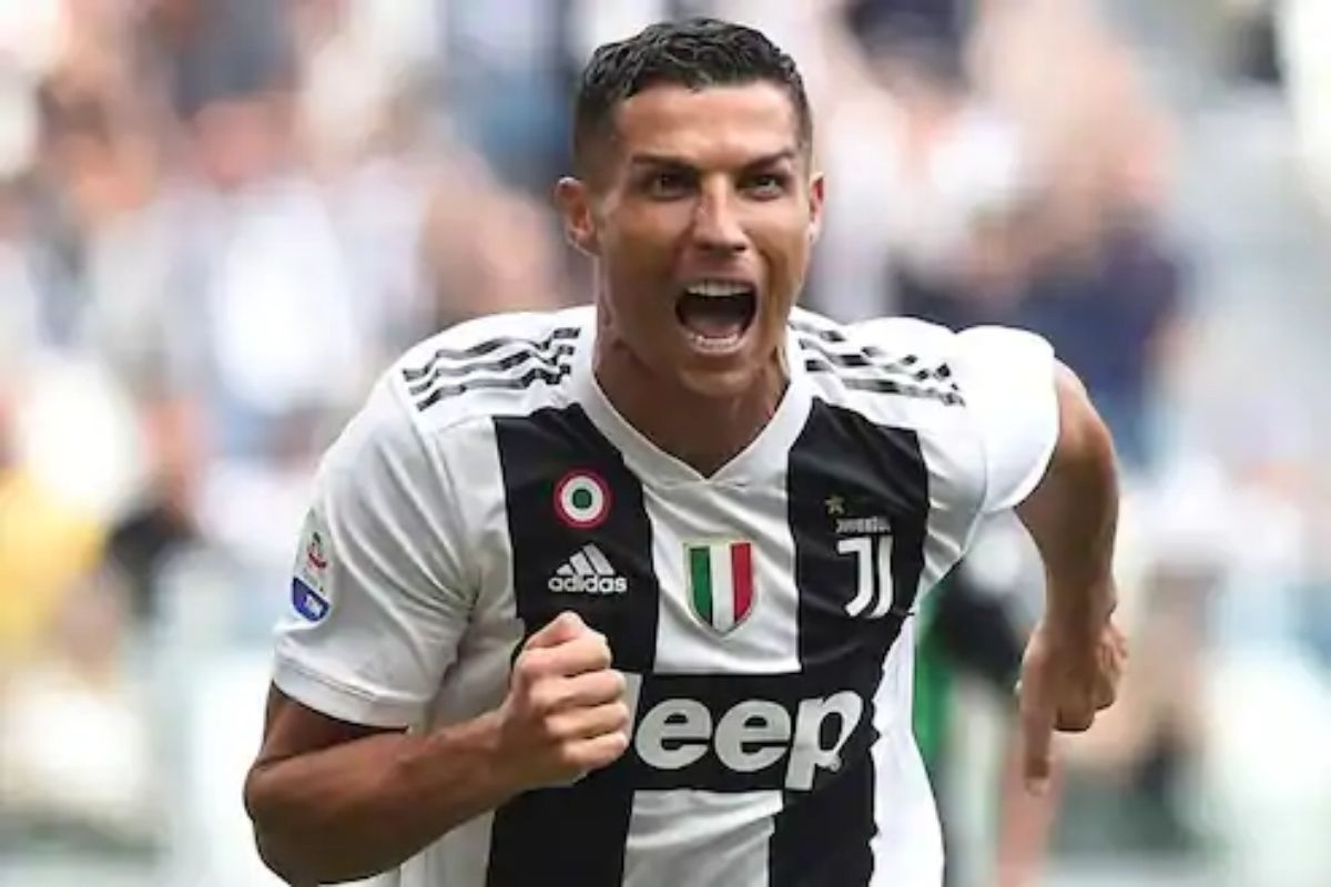 दिग्गज फुटबॉलर क्रिस्टियानो रोनाल्डो कोरोना पॉझिटिव्ह; टीममधील खेळाडूंबाबत चिंता वाढली