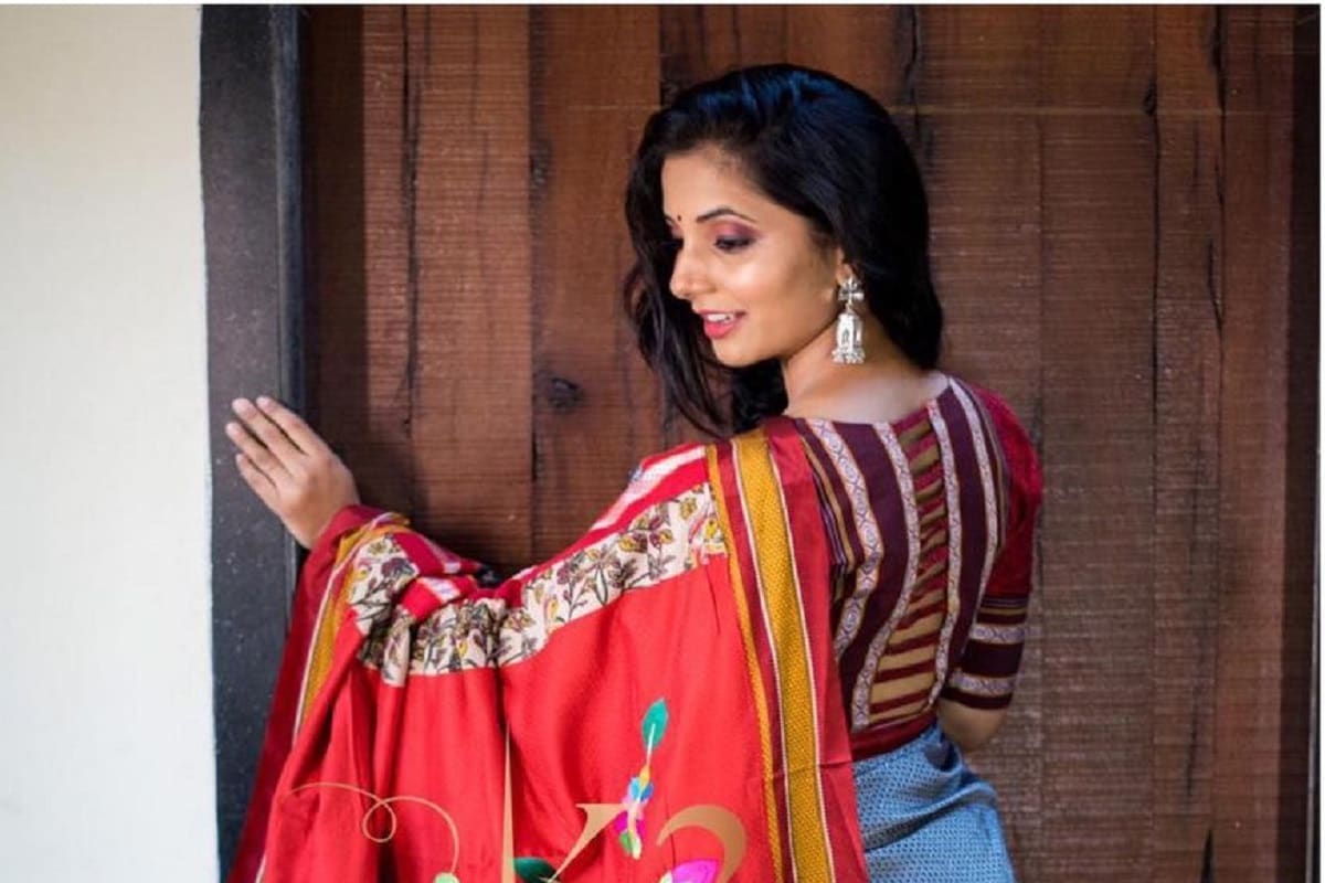 अभिनेत्री सायली संजीव सोशल मीडियावर खूप सक्रिय असते. आपले फोटो आणि व्हिडीओ ती आपल्या चाहत्यांसोबत शेअर करत असते. (फोटो सौजन्य - इन्स्टाग्राम) अभिनेत्री सायली संजीव सोशल मीडियावर खूप सक्रिय असते. आपले फोटो आणि व्हिडीओ ती आपल्या चाहत्यांसोबत शेअर करत असते. (फोटो सौजन्य - इन्स्टाग्राम)