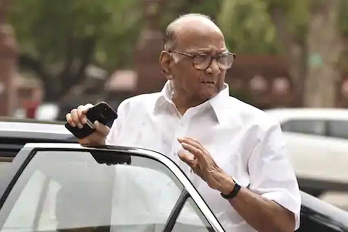 शरद पवारांचा नाशिक दौरा, मराठा क्रांती मोर्चा समनव्यकांना घरातच केलं स्थानबद्ध