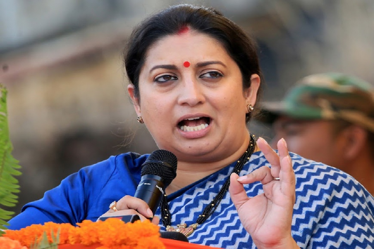 Garwah: Union Minister for Textile and Minister of Women & Child Development Smriti Zubin Irani addresses an election rally for the forthcoming Assembly Election-2019 in Garwah district, Jharkhand, Sunday, Nov. 24, 2019. (PTI Photo)(PTI11_24_2019_000156B)