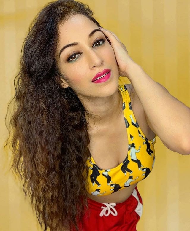 सुनैनाच्या फोटोंबरोबरच तिने दिलेलं कॅप्शनही तिच्या फॅन्सना खूप आवडलं आहे. तिच्या कॅप्शनवरही अनेक कॉमेंट्स येत आहेत. (Photo Credit- @sunayanaf/Instagram) सुनैनाच्या फोटोंबरोबरच तिने दिलेलं कॅप्शनही तिच्या फॅन्सना खूप आवडलं आहे. तिच्या कॅप्शनवरही अनेक कॉमेंट्स येत आहेत. (Photo Credit- @sunayanaf/Instagram)