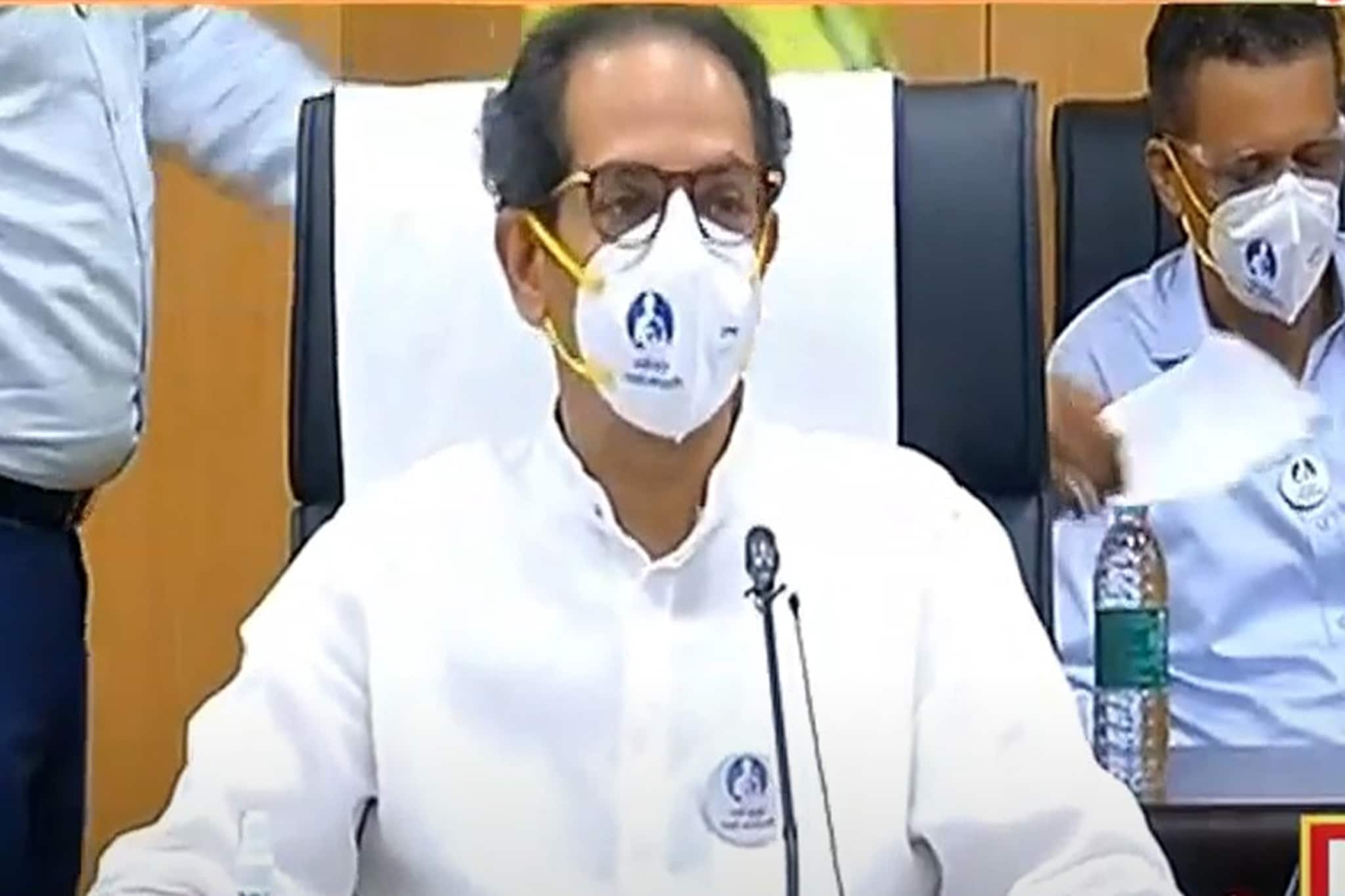 'नातेवाईकांनी जमीन खरेदी केली असतानाही मुख्यमंत्र्यांनी नाणार रद्द केला'