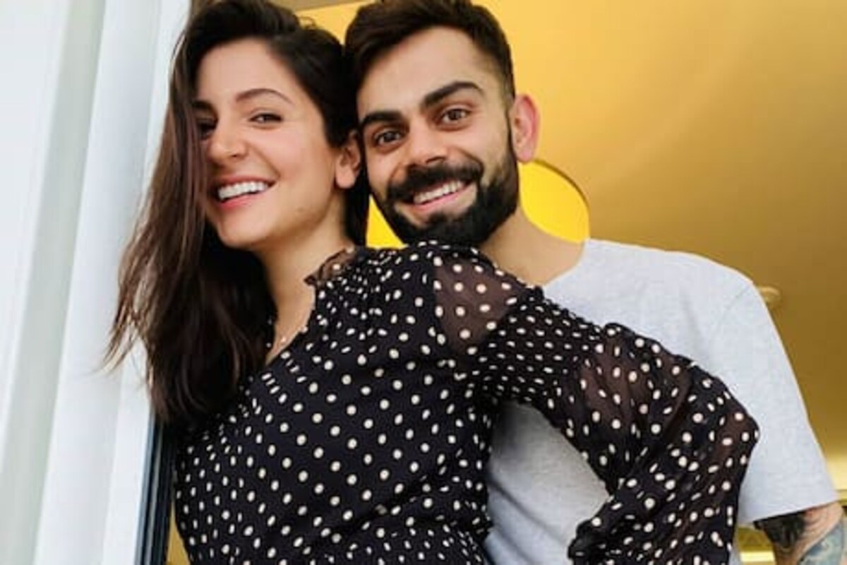 विराट कोहली (Virat Kohli) आणि अनुष्का शर्मा (Anushka Sharma) यांनी सर्वात विश्वासार्ह जोडी हा बहुमान मिळवला आहे. विराट कोहली (Virat Kohli) आणि अनुष्का शर्मा (Anushka Sharma) यांनी सर्वात विश्वासार्ह जोडी हा बहुमान मिळवला आहे.