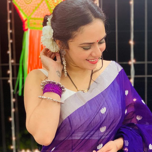 गोलमाल, साडे माडे तीन, दोघात तिसरा आता सगळं विसरा, अर्जून, झकास, धूसर, सतरंगी रे, शाळा, आयना का बायना, बाजी, कट्यार काळजात घुसली यांसारख्या मराठी चित्रपटांमध्ये तिने उत्तम अभिनय केला आहे. गोलमाल, साडे माडे तीन, दोघात तिसरा आता सगळं विसरा, अर्जून, झकास, धूसर, सतरंगी रे, शाळा, आयना का बायना, बाजी, कट्यार काळजात घुसली यांसारख्या मराठी चित्रपटांमध्ये तिने उत्तम अभिनय केला आहे.