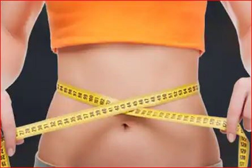 डाइट सुरू करण्यापूर्वी महिलेने अल्टरनेट थेरेपीची सुरुवात केली होती आणि या थेरेपीदरम्यान महिलेला केवळ ज्यूस आणि पाणी पिण्यास सांगिले होते. यानंतर महिलेच्या शरीरातील मीठाचं संतुलन बिघडू लागलं. यामध्ये तिचं वजन 40 किलोने कमी झालं होतं. (फोटो सौ. न्यूज18 इंग्लिश) डाइट सुरू करण्यापूर्वी महिलेने अल्टरनेट थेरेपीची सुरुवात केली होती आणि या थेरेपीदरम्यान महिलेला केवळ ज्यूस आणि पाणी पिण्यास सांगिले होते. यानंतर महिलेच्या शरीरातील मीठाचं संतुलन बिघडू लागलं. यामध्ये तिचं वजन 40 किलोने कमी झालं होतं. (फोटो सौ. न्यूज18 इंग्लिश)