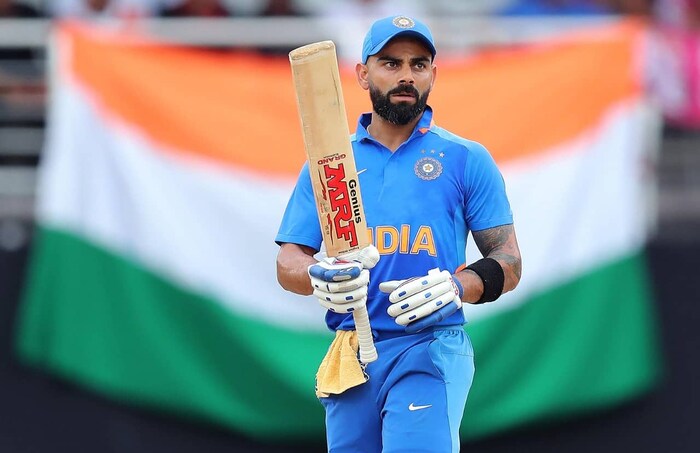 वनडेमध्ये सर्वाधिक वेगवान 8000, 9000, 10000, 11000 रन करणारा कोहली एकमेव फलंदाज आहे. कोहलीने सर्वाधिक वेगवान 8000 रन केले आहेत. कोहलीने वनडेच्या 175 डावात हा कारनामा केला आहे. तर 9000 रन केवळ 194 डावात पूर्ण केले होते. त्याशिवाय 10000 रन विराटने 205 डावात पूर्ण केले होते. तर 11000 रन 222 डावात पूर्ण केले होते. (@iamviratkolhi)