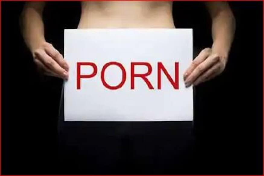 एका मुलाने अडल्ट फिल्म (Adult Film) कलेक्शन डिलिट केलं म्हणून वडिलांकडे 60 लाखांची मागणी केली आहे. . मुलाने मोठ्या संख्येने अडल्ट फिल्म्सचे कलेक्शन केले होते, मात्र वडिलांनी ते नष्ट करून टाकले. (फोटो सौजन्य-न्यूज18 इंग्लिश) एका मुलाने अडल्ट फिल्म (Adult Film) कलेक्शन डिलिट केलं म्हणून वडिलांकडे 60 लाखांची मागणी केली आहे. . मुलाने मोठ्या संख्येने अडल्ट फिल्म्सचे कलेक्शन केले होते, मात्र वडिलांनी ते नष्ट करून टाकले. (फोटो सौजन्य-न्यूज18 इंग्लिश)