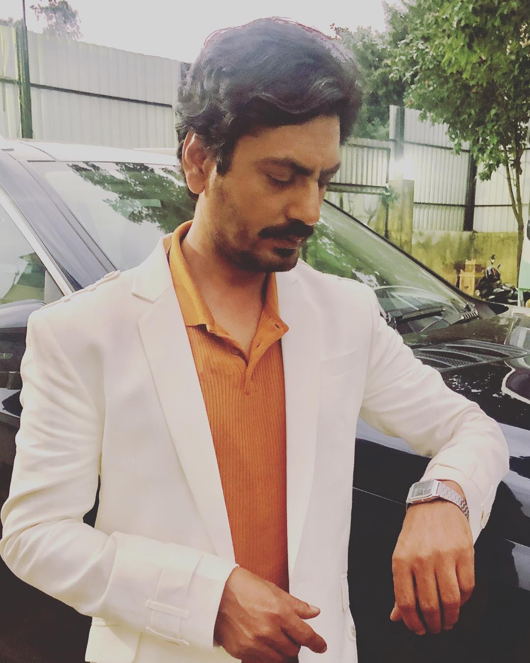 आलियाने एका मुलाखतीमध्ये नवाजुद्दीनवर गंभीर आरोप केले होते. आलिया म्हणाली होती, “मी माझ्या पहिल्या मुलाच्या वेळी गरोदर असताना नवाजुद्दीन सिद्धीकीचे दुसऱ्या बायकांशी संबंध होते. तसंच लग्नाच्या आधी जेव्हा आम्ही रिलेशनशीपमध्ये होतो तेव्हाही तो इतर स्त्रियांच्या संपर्कात होता.” आलियाने एका मुलाखतीमध्ये नवाजुद्दीनवर गंभीर आरोप केले होते. आलिया म्हणाली होती, “मी माझ्या पहिल्या मुलाच्या वेळी गरोदर असताना नवाजुद्दीन सिद्धीकीचे दुसऱ्या बायकांशी संबंध होते. तसंच लग्नाच्या आधी जेव्हा आम्ही रिलेशनशीपमध्ये होतो तेव्हाही तो इतर स्त्रियांच्या संपर्कात होता.”