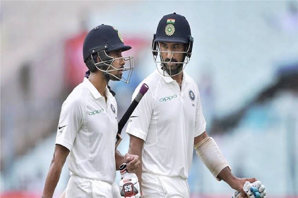 आयपीएल (IPL 2020) संपल्यानंतर भारतीय टीम ऑस्ट्रेलिया दौऱ्यावर रवाना होणार आहे. तब्बल 9 महिन्यानंतर भारतीय टीम आंतरराष्ट्रीय मॅच खेळणार आहे. कोरोनानंतरचा टीम इंडियाचा हा पहिलाच दौरा असणार आहे. या दौऱ्यातल्या वनडे सीरिजला 27 नोव्हेंबरपासून सुरूवात होणार आहे. आयपीएल (IPL 2020) संपल्यानंतर भारतीय टीम ऑस्ट्रेलिया दौऱ्यावर रवाना होणार आहे. तब्बल 9 महिन्यानंतर भारतीय टीम आंतरराष्ट्रीय मॅच खेळणार आहे. कोरोनानंतरचा टीम इंडियाचा हा पहिलाच दौरा असणार आहे. या दौऱ्यातल्या वनडे सीरिजला 27 नोव्हेंबरपासून सुरूवात होणार आहे.