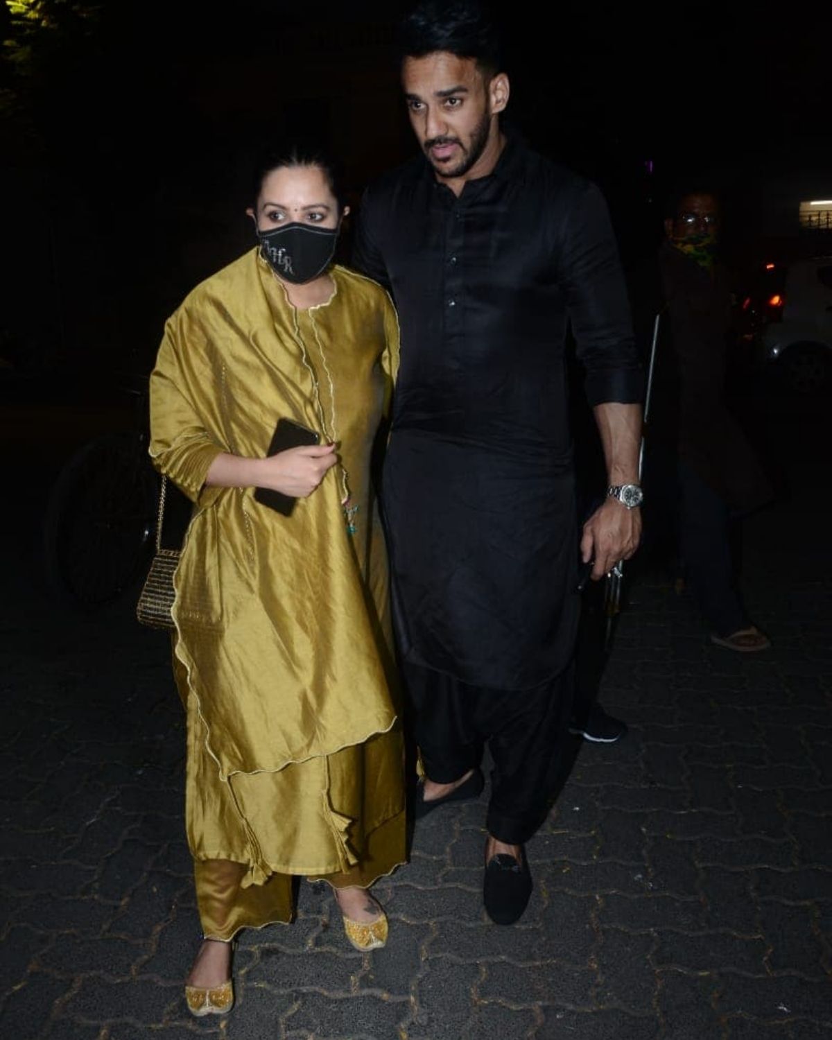 अनिता हसनंदानी (Anita Hassanandani) सध्या प्रेग्नेंसी पीरियज एन्जॉय करत असून तिनेही पती रोहित रेड्डीसह एकदा कपूरच्या पार्टीत हजेरी लावली होती. (Photo Credit: Viral Bhayani) अनिता हसनंदानी (Anita Hassanandani) सध्या प्रेग्नेंसी पीरियज एन्जॉय करत असून तिनेही पती रोहित रेड्डीसह एकदा कपूरच्या पार्टीत हजेरी लावली होती. (Photo Credit: Viral Bhayani)