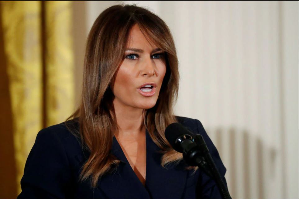 पती डोनाल्ड ट्रम्प यांच्या हिंसक समर्थकांबद्दल पहिल्यांदाच मेलानियांनी व्यक्त केलं मत..