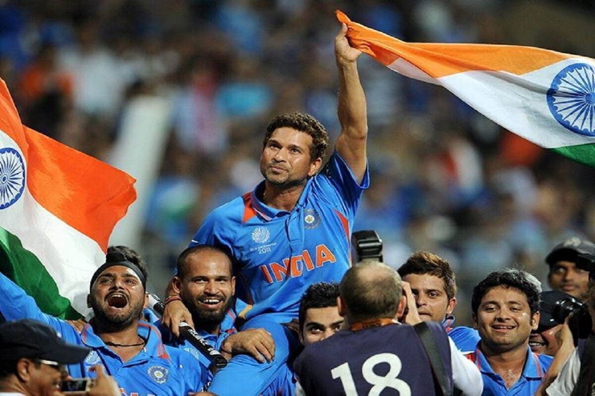 युसूफ पठाण 2007 टी-20 वर्ल्ड कप आणि 2011 वन-डे वर्ल्ड कपच्या विजेत्या संघाचा एक भाग होता. 2011 चा वर्ल्डकप भारताने जिंकल्यानंतर विजय साजरा करताना युसुफने आपल्या खांद्यांवर सचिन तेंडूलकरला घेतलं होतं. युसूफ पठाण 2007 टी-20 वर्ल्ड कप आणि 2011 वन-डे वर्ल्ड कपच्या विजेत्या संघाचा एक भाग होता. 2011 चा वर्ल्डकप भारताने जिंकल्यानंतर विजय साजरा करताना युसुफने आपल्या खांद्यांवर सचिन तेंडूलकरला घेतलं होतं.