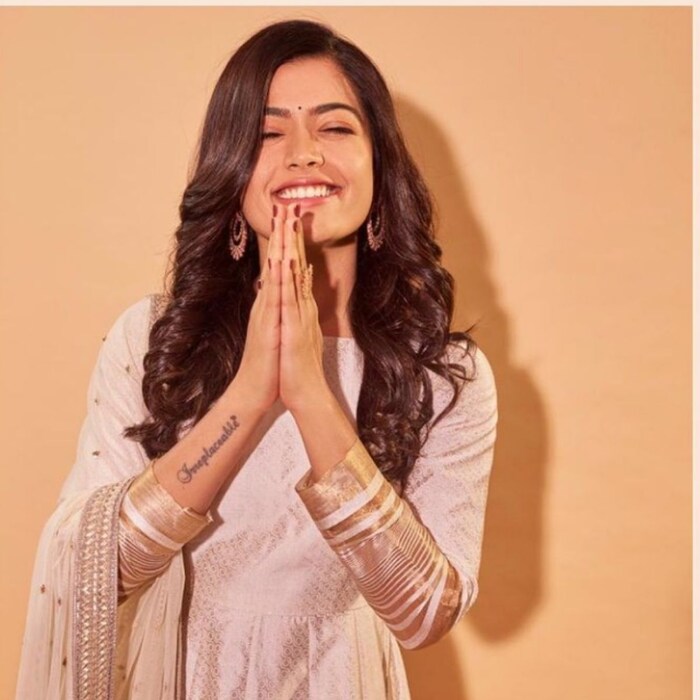  तिने कन्नड चित्रपटांशिवाय तेलुगू आणि तमिळ चित्रपटांमध्येही काम केलं आहे. (photo credit: instagram/@rashmika_mandanna)