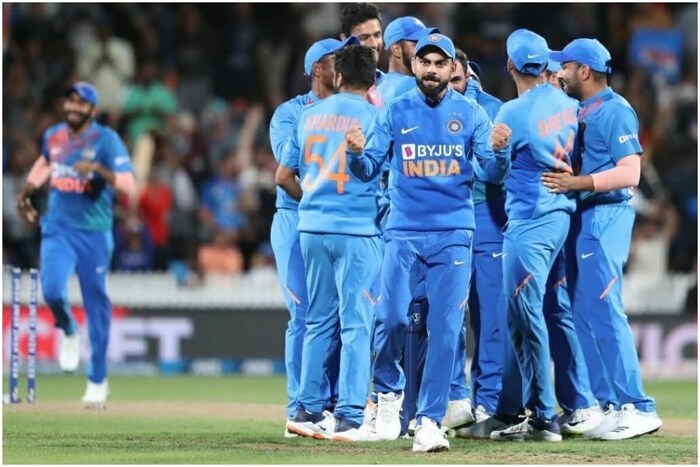 एकदिवसीय क्रिकेटमध्ये विराटनं अखेरचे शतक ऑगस्ट 2019मध्ये लगावले होते वेस्ट इंडिजविरुद्ध. ऑस्ट्रेलियाविरुद्ध 2019 मधील दौऱ्यात विराटनं 19.78 आणि 89 धावांची खेळी केली होती. 
