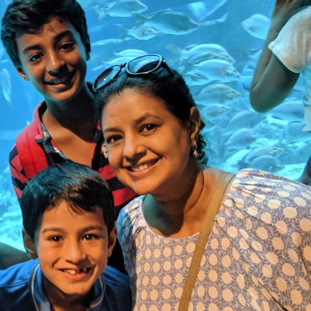 सुबोधच्या रिअलची लाइफमधील लव्हस्टोरीही अतिशय इंटरेस्टिंग आहे. त्याने मंजिरी ओक या बालपणीच्या मैत्रिणी लग्न केलं. त्यांना मल्हार आणि कान्हा ही दोन मुलं आहेत. सुबोधच्या रिअलची लाइफमधील लव्हस्टोरीही अतिशय इंटरेस्टिंग आहे. त्याने मंजिरी ओक या बालपणीच्या मैत्रिणी लग्न केलं. त्यांना मल्हार आणि कान्हा ही दोन मुलं आहेत.